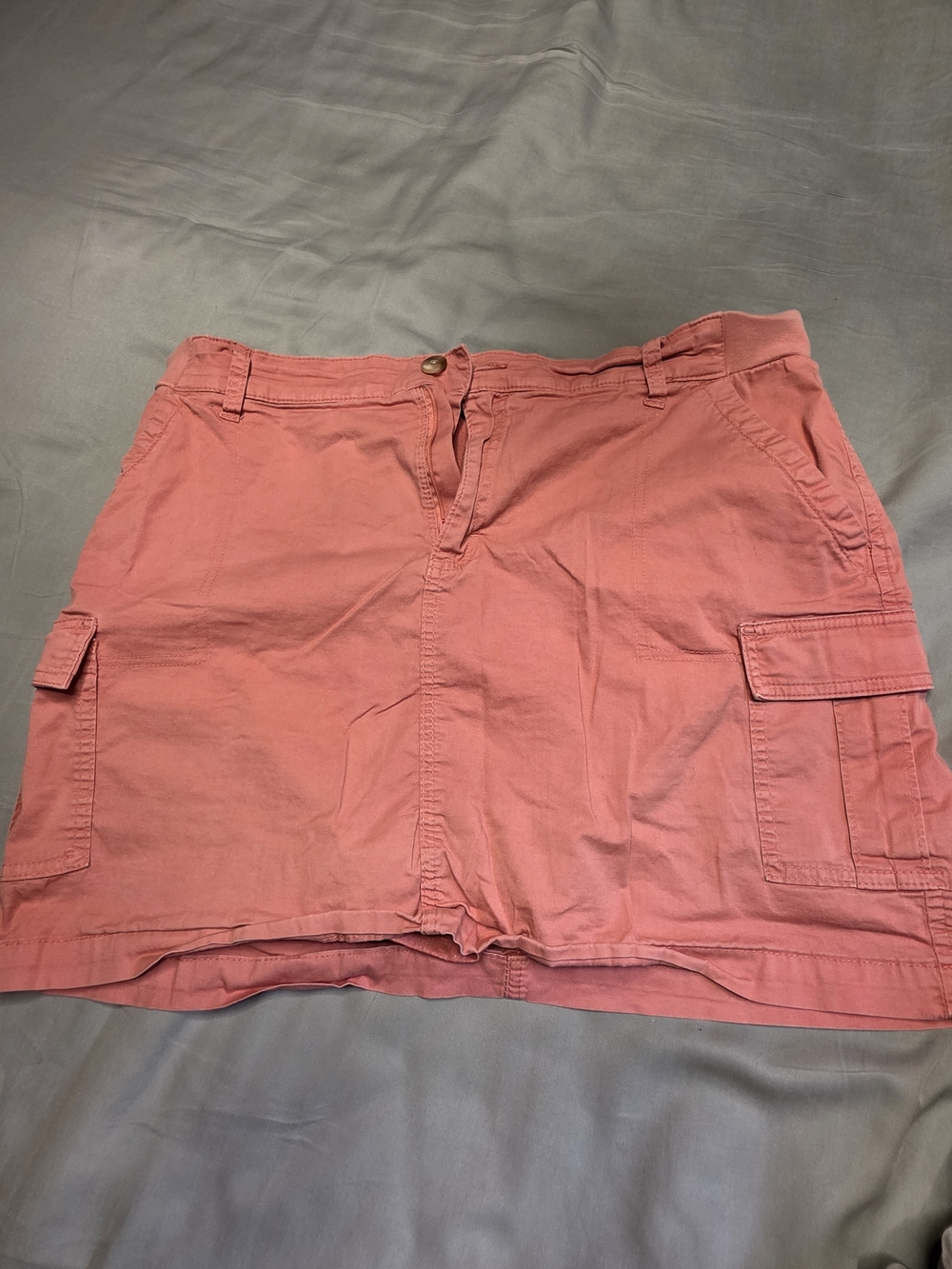 Lee Women's Cargo Skort in Coral